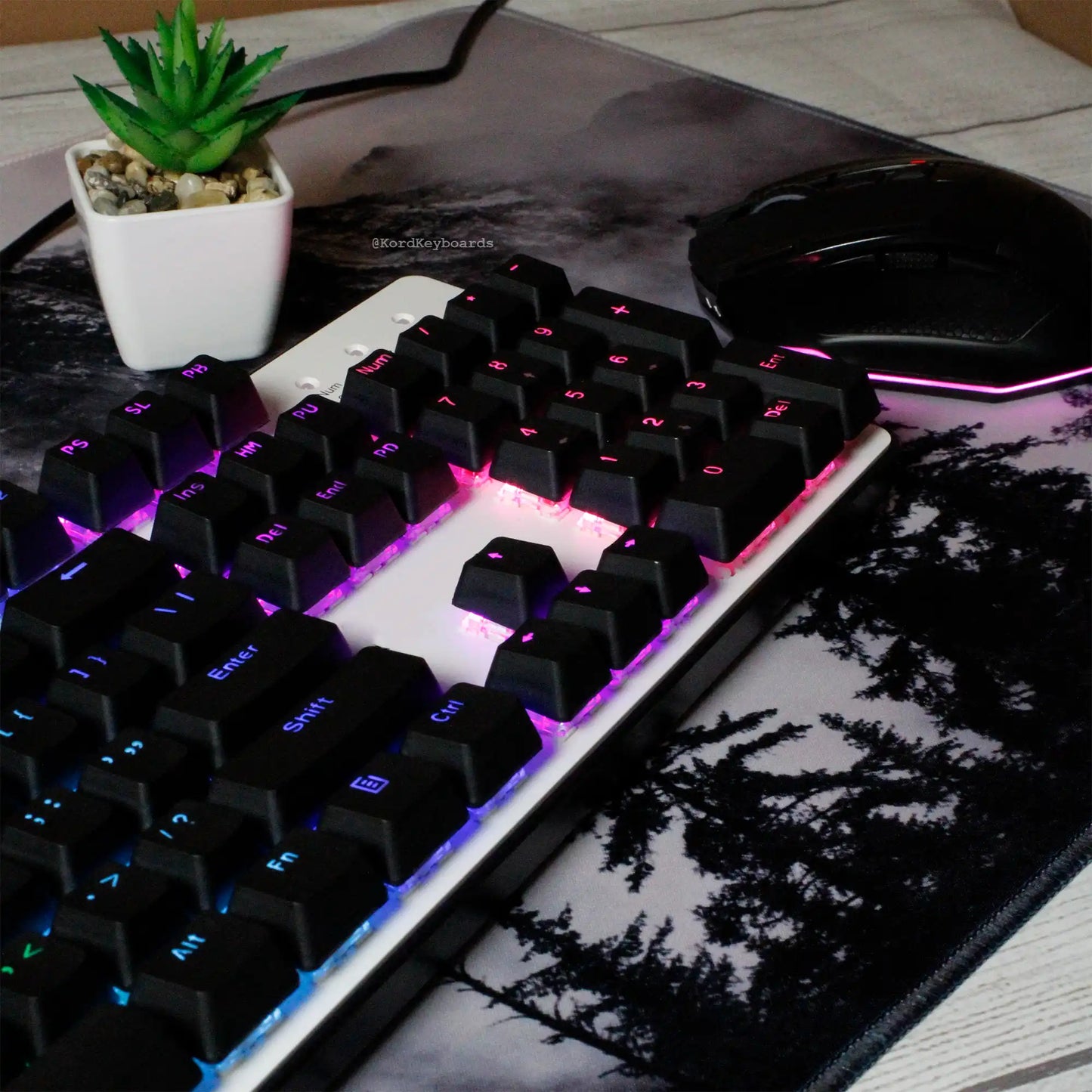 Black on Black Keycaps Set